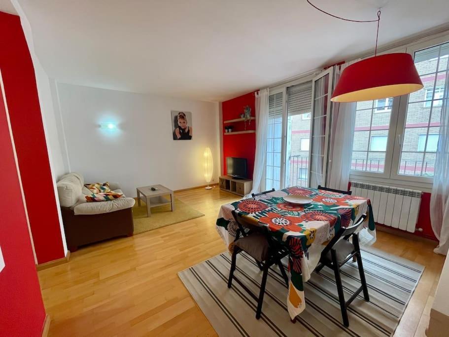 Acogedor Apartamento En Zaragoza Exteriör bild